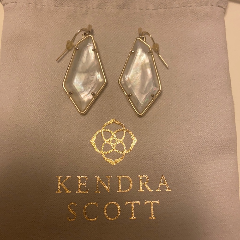 Kendra Scott Earnings